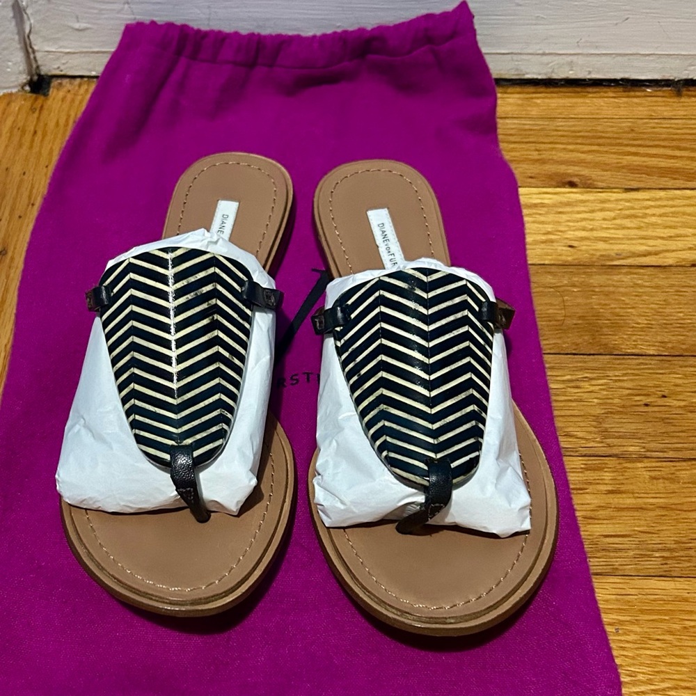 Diane Von Furstenberg Black and Tan Chevron Sandals. NWOT